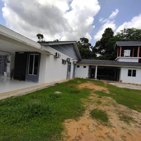 Homestay Teratak Ibunda Jerantut Exterior photo